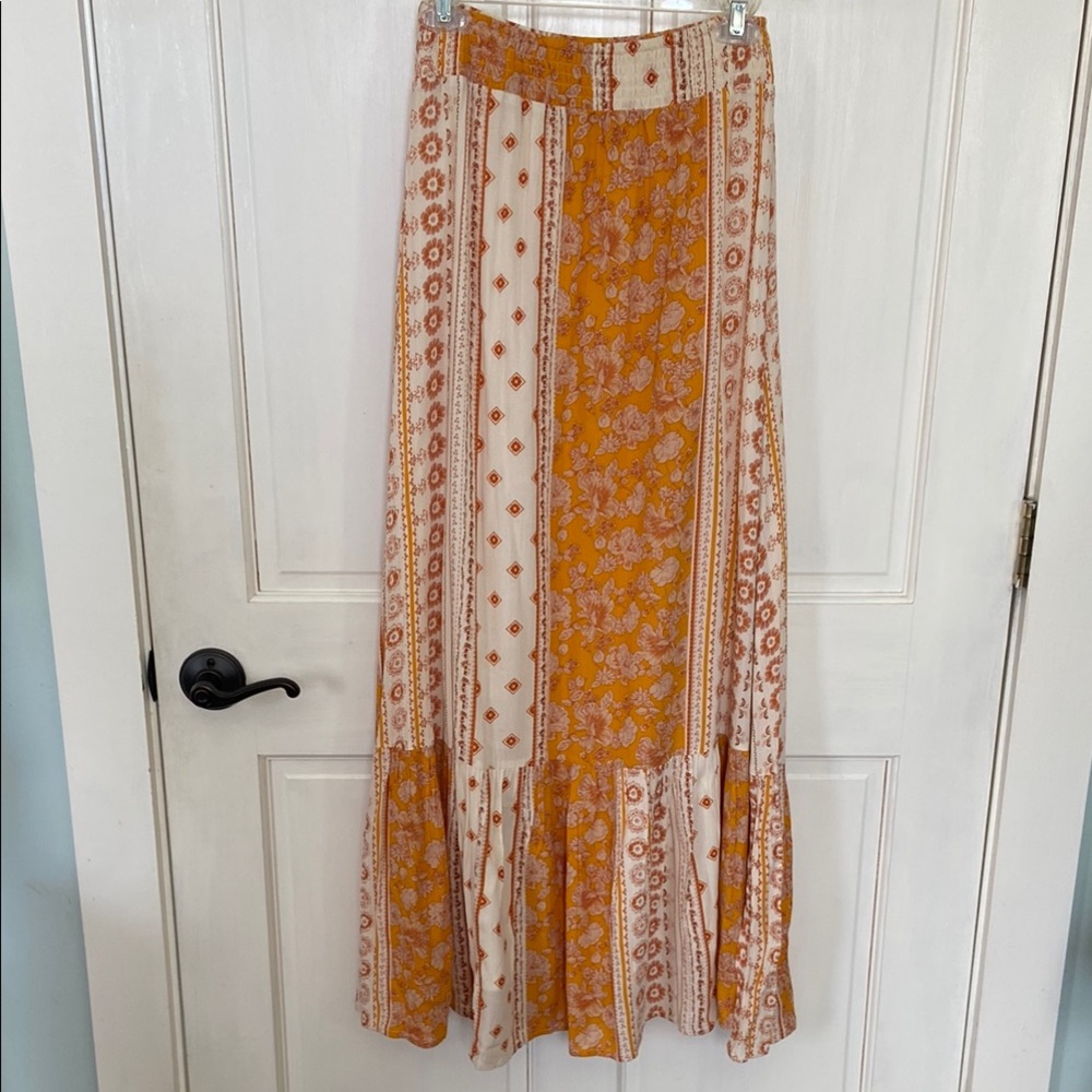 Versona En Crème Orange and Cream Tiered A-line Maxi Skirt for Resort Wear S